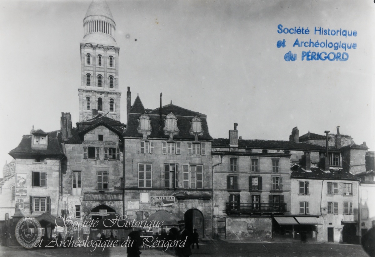 PP px-saint-front-ext 205