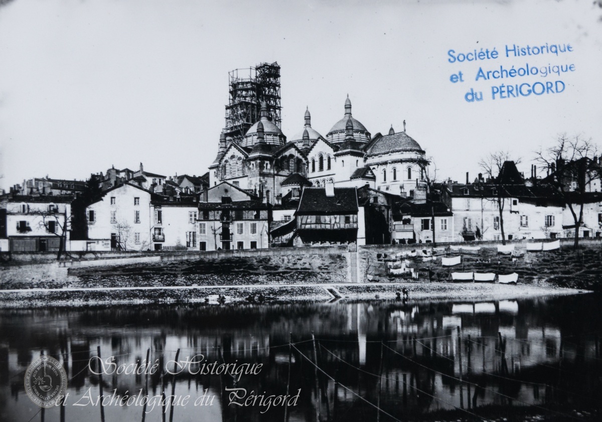 PP px-saint-front-ext 209