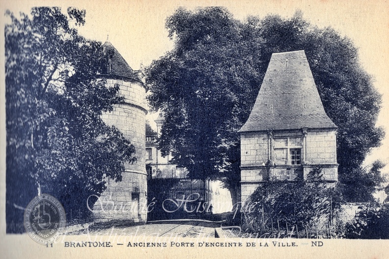 LABU BR 010 porte St Roch pavillon et pigeonnier.jpeg