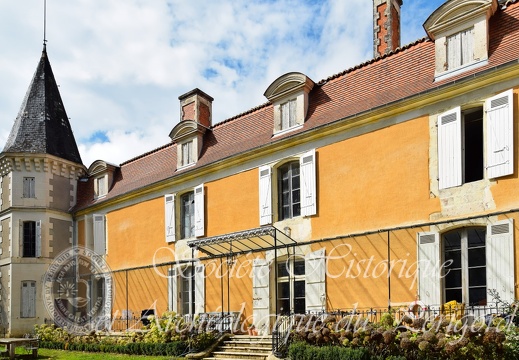 Douzillac - Château des Chauveaux
