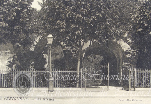 Cartes postales anciennes (fonds SHAP)